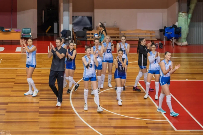 Волейбольная команда &laquo;Виктория&raquo; из Саратова снялась с чемпионата Высшей лиги Б из-за проблем с финансами и составом