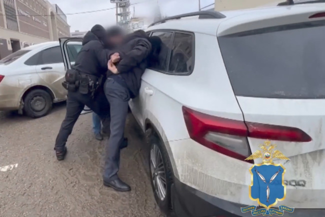 В Саратове задержаны двое мужчин за незаконную банковскую деятельность