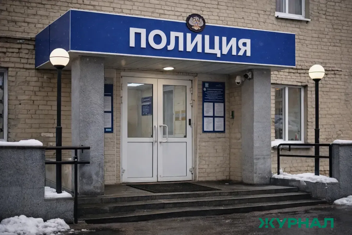 В Энгельсе мужчина ограбил продавца магазина, похитив золотую цепочку