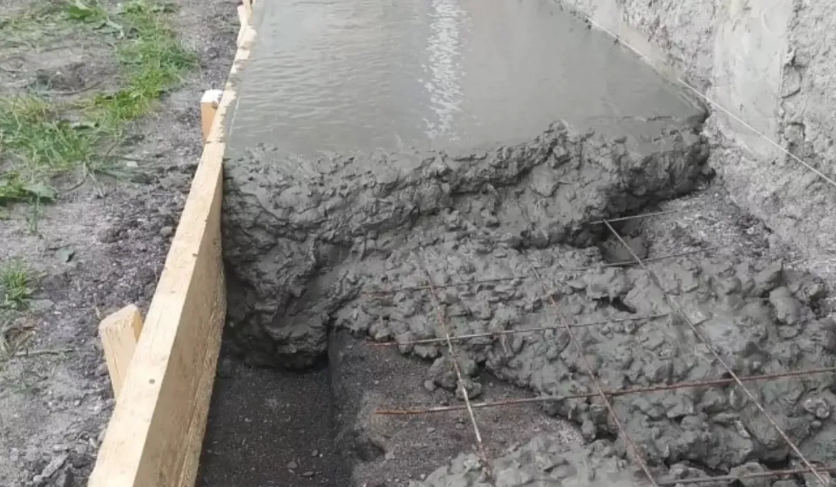 Как сделать бетон водонепроницаемым: секреты гидроизоляции для отмостки и подвалов