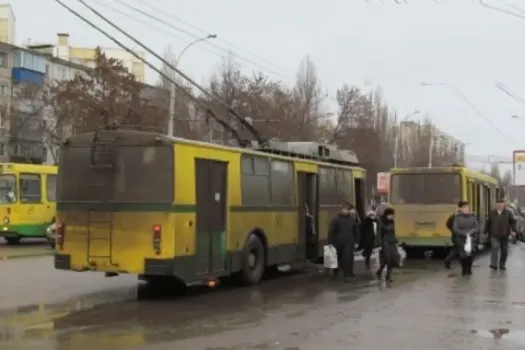 Троллейбусы № 5, № 5А и № 10 остановились в Саратове из-за технических проблем
