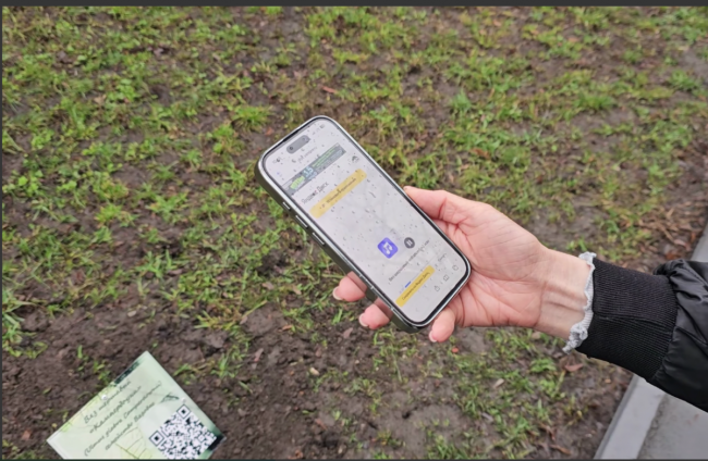 В Саратове установили QR-коды на деревьях в саду &laquo;Липки&raquo;