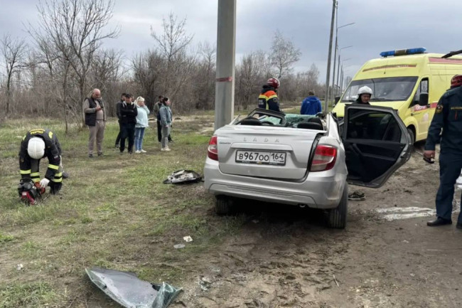 ДТП на Вольском тракте в Саратове: погиб водитель легкового автомобиля