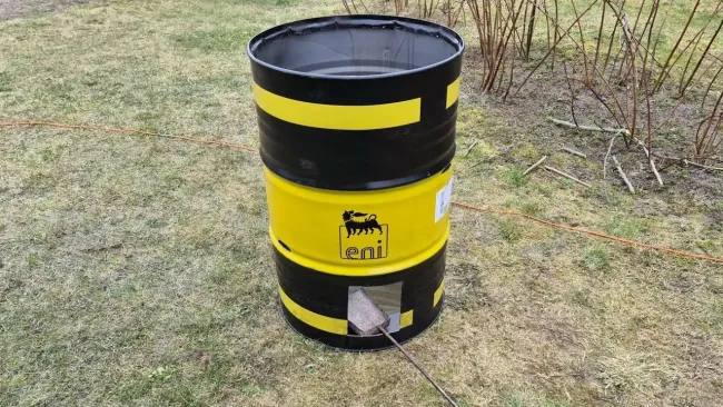 Как использовать старые бочки на даче: 3 удобных способа для вашего огорода