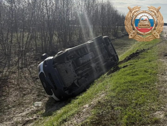 В Балашовском районе перевернулся Ford Transit, пострадала пассажирка