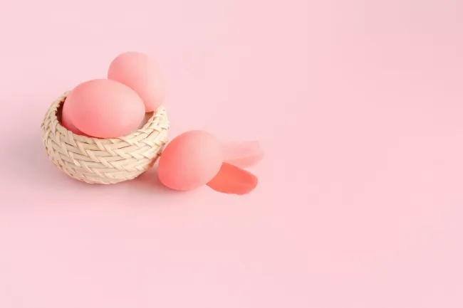 Пастельные яйца с помощью косточки авокадо: просто, безопасно и красиво