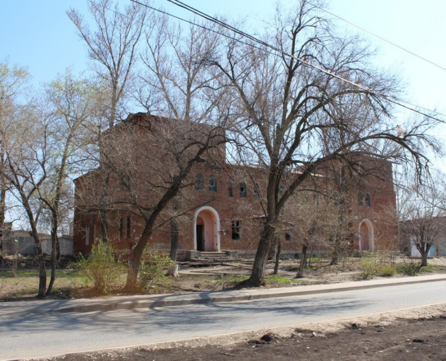 Противоаварийные работы начнутся в здании бани в Заводском районе Саратова