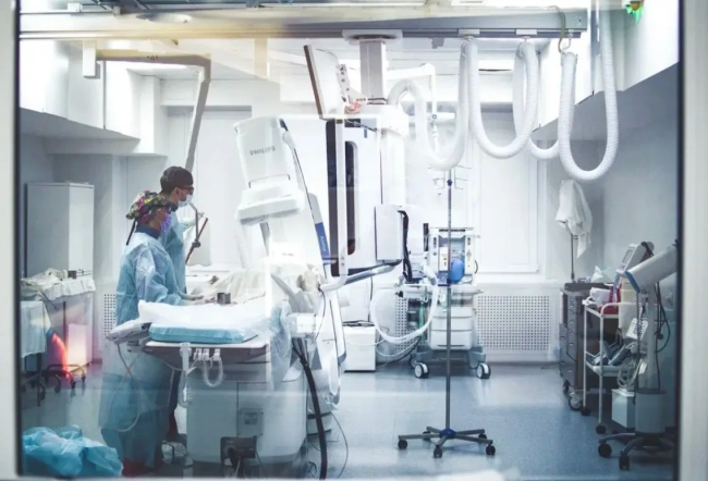 Специалисты балаковской больницы успешно спасли пациента с инфарктом