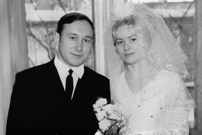 55 лет вместе: в Саратове семья отпраздновала изумрудную свадьбу