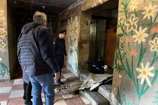 Прокуратура проверит управляющую компанию после провала пола в саратовской пятиэтажке