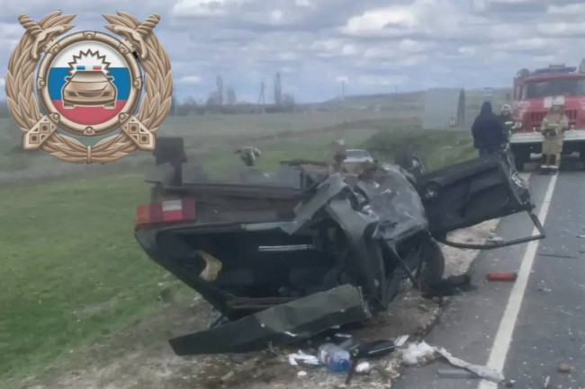 Два автомобиля столкнулись в Аркадакском районе, пострадали четыре человека