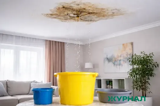 В Саратове из-за протекающей крыши затапливает пятиэтажку