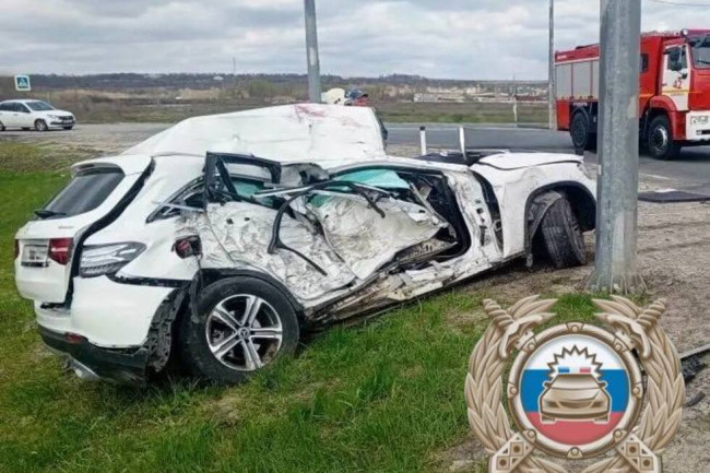 В Калининском районе в ДТП погиб пенсионер на Mercedes