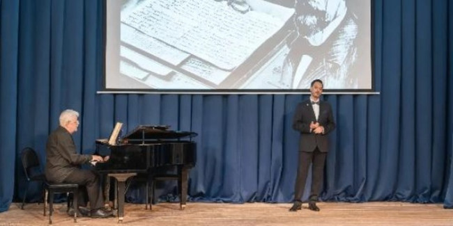 Обновленный Малый зал Дома работников искусств открылся музыкальным вечером о Чехове