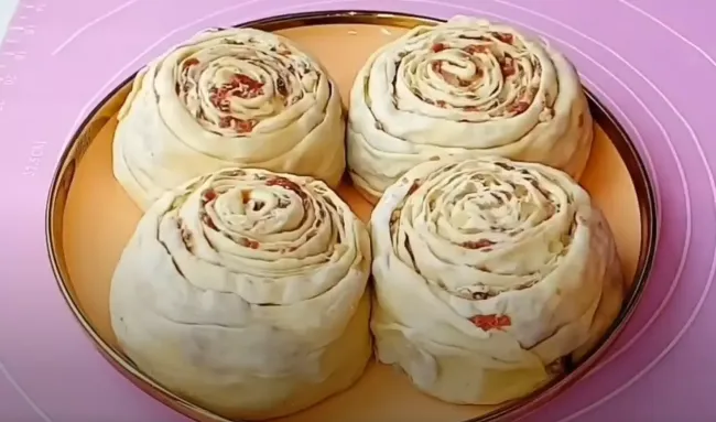 Верчёные лепешки с фаршем: просто, быстро и вкусно для всей семьи