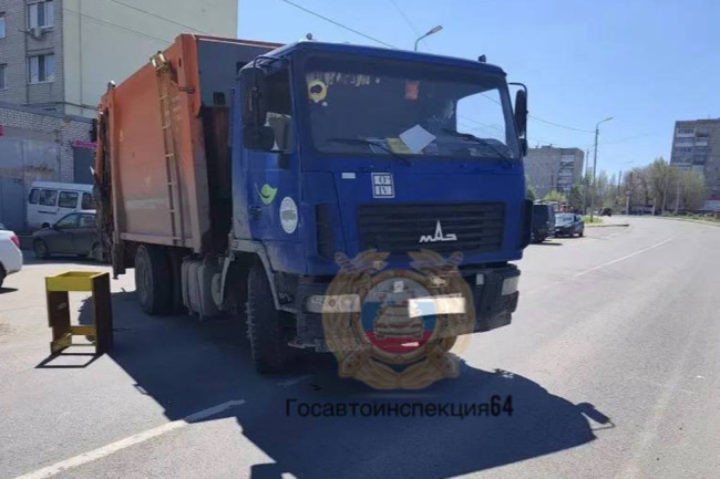 Два пешехода пострадали в ДТП в Саратове на улицах Ново-Крекингская и Московская
