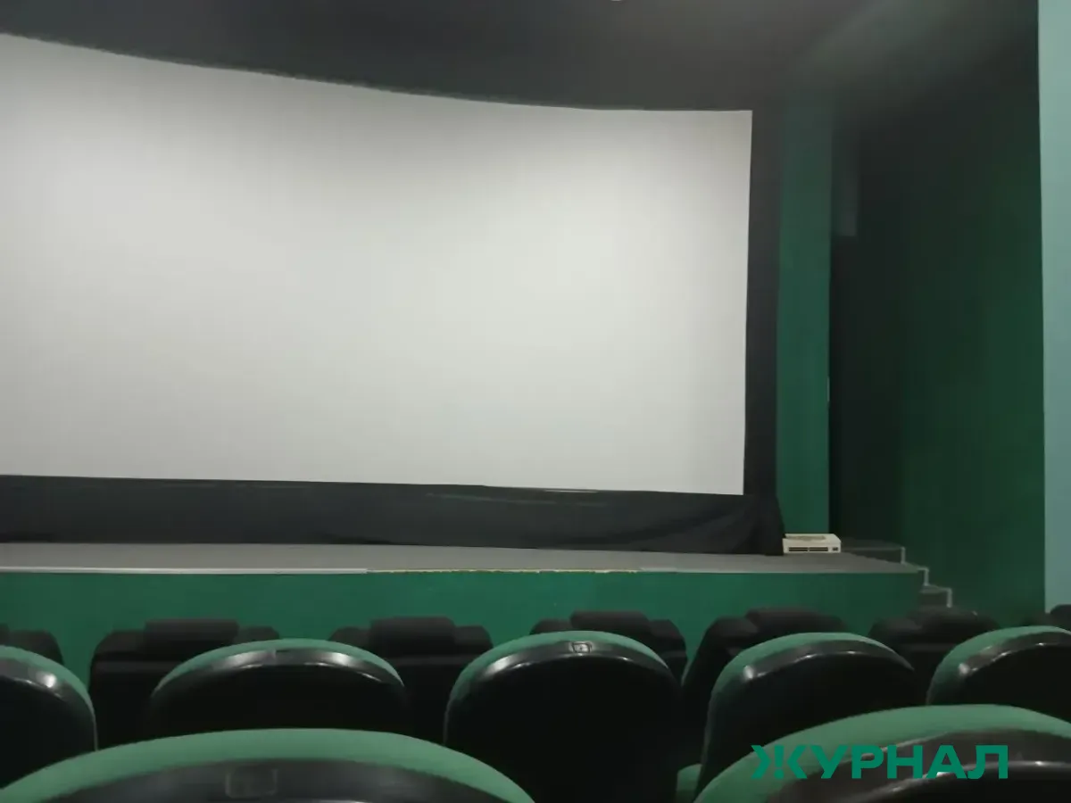 Бесплатные показы фильмов продолжатся в летнем кинотеатре Саратова