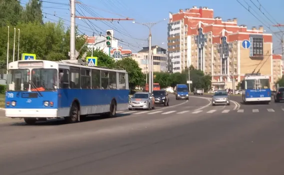 Движение троллейбусов в Саратове приостановлено из-за ДТП
