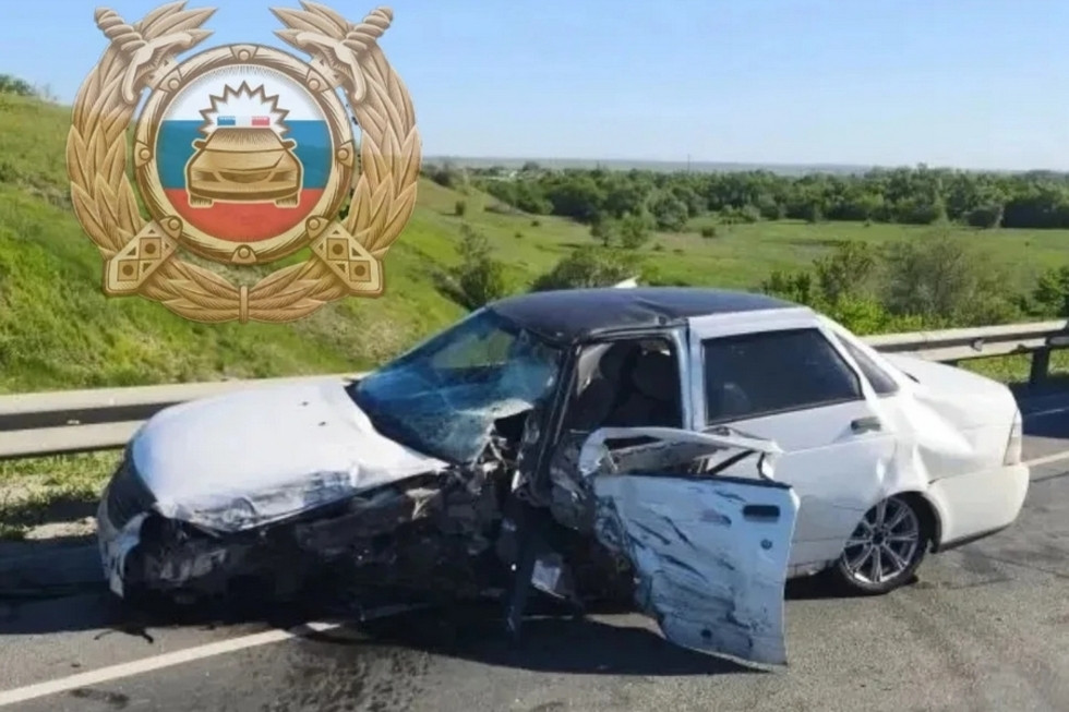 Два ребенка пострадали в ДТП с участием легковых автомобилей в Вольском районе