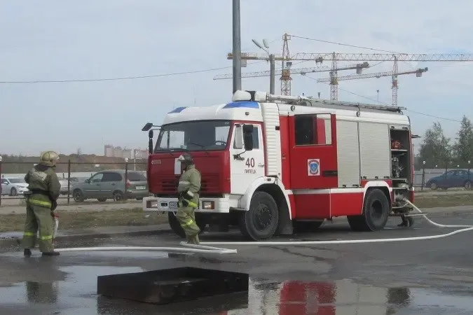 В Заводском районе Саратова произошёл пожар в расселённом доме